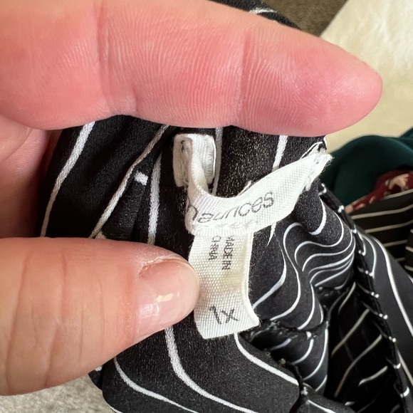 Maurice’s Atwood 3/4 sleeve popover blouse - Picture 4 of 4